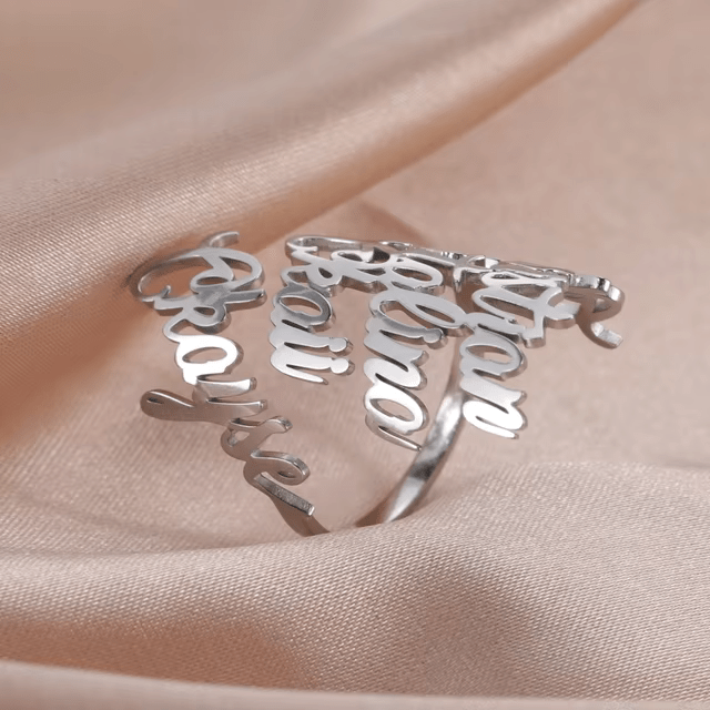 خاتم مخصص مع 1 إلى 4 أسماء محفورة
